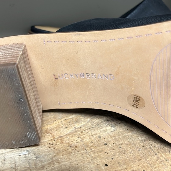 Lucky Brand slip on sandal size 10 - Picture 3 of 4